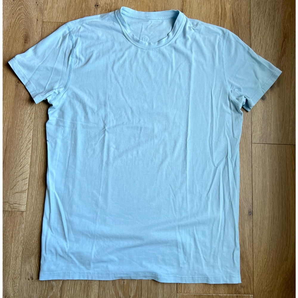 Lululemon short sleeve shirt, excellent condition, XL